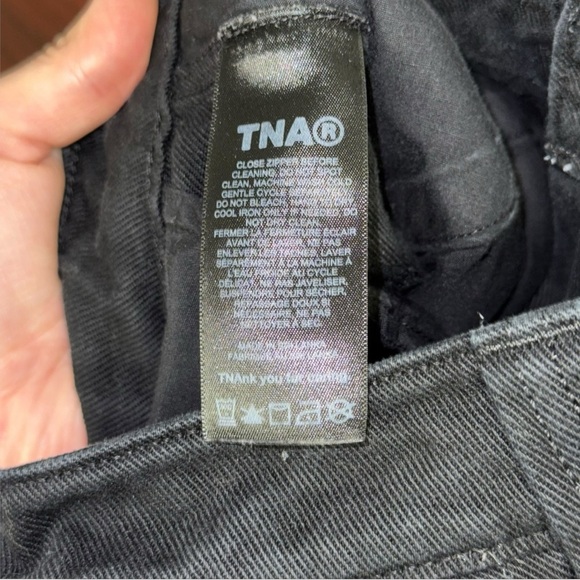 Aritzia TNA Cargo Pants Jeans Womens Sz 2 Black High Rise Cargo Straight Baggy - Picture 3 of 11